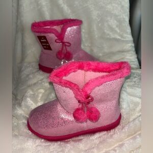 Ameta children’s pink sparkly faux fur plush boot size 4 NIB
